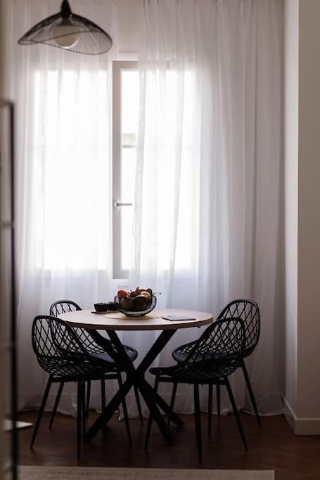 New Stylish 2 Min From The Appartement *