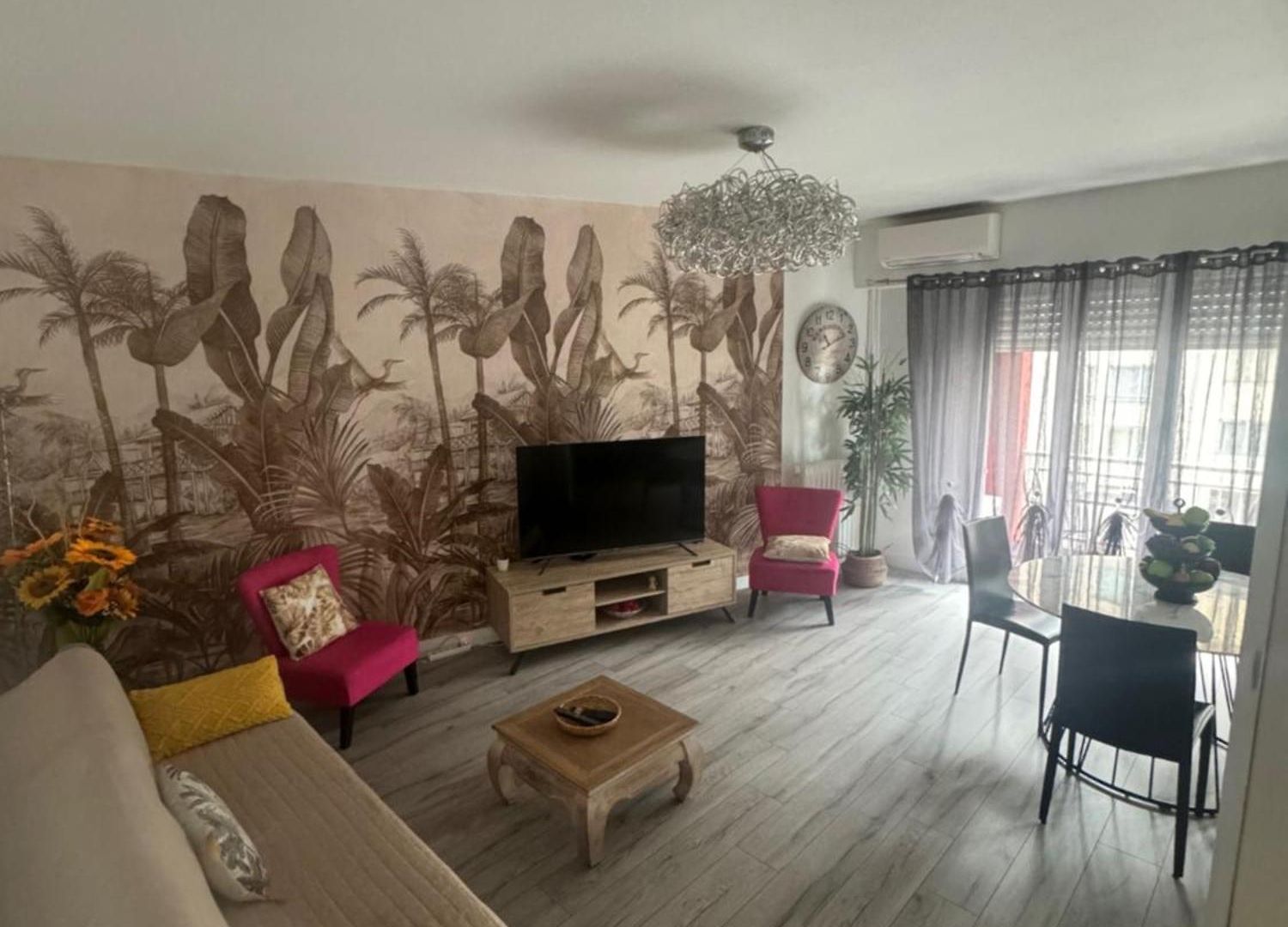 Gorgeous 2 Bedrooms *