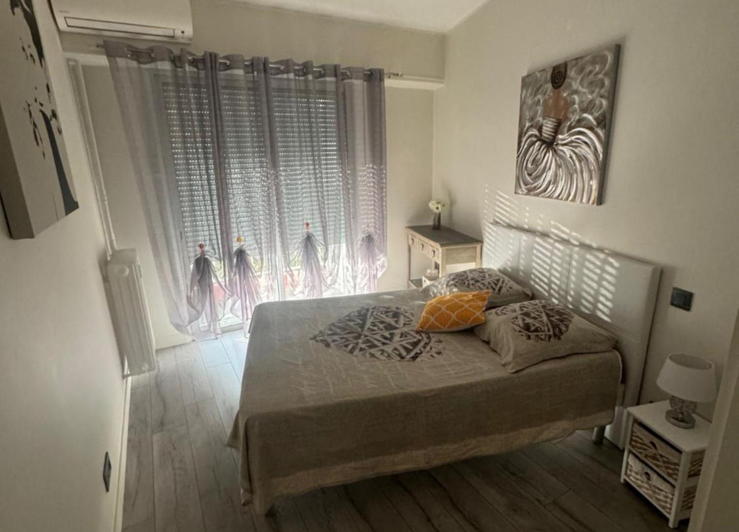 Gorgeous 2 Bedrooms *