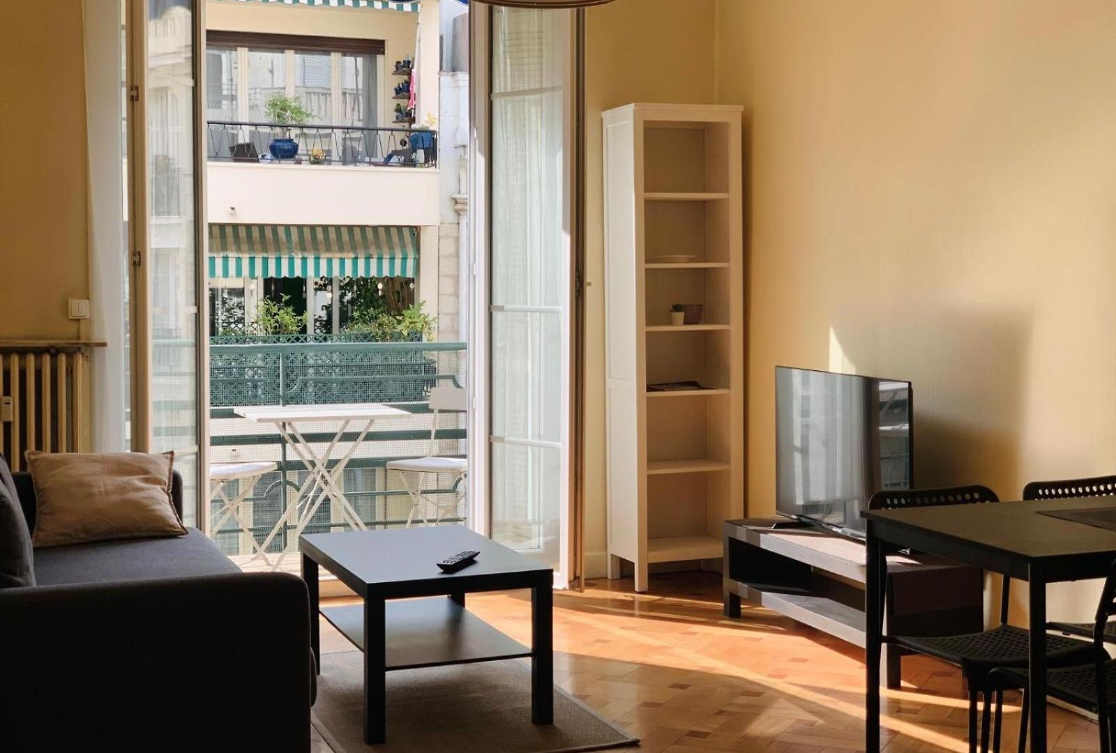 Chic & Spacious Getaway In - 10min To Appartement