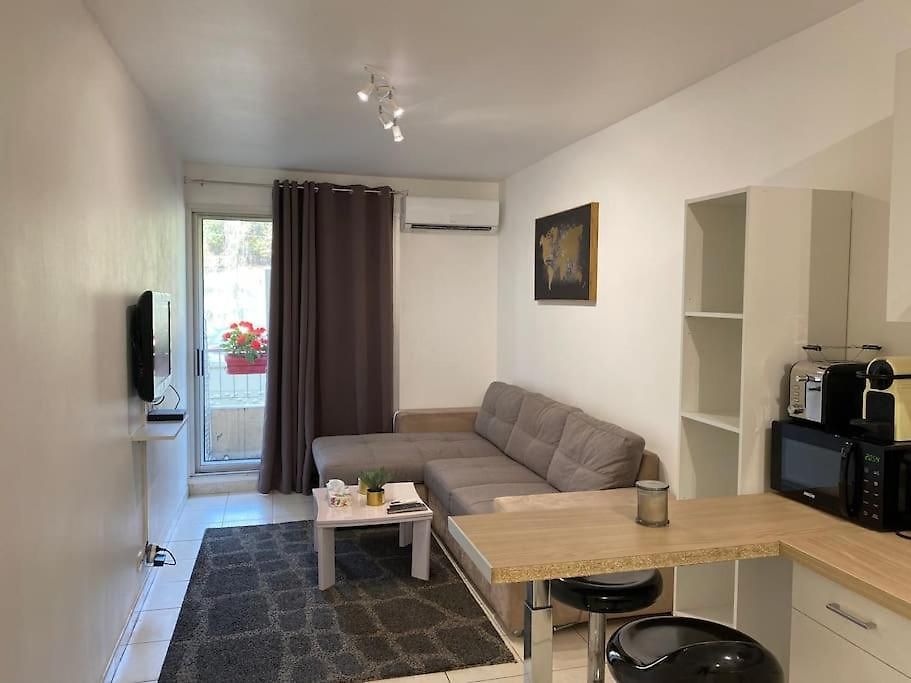 Appartement Proche De La *