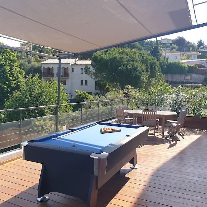 Moderne Piscine Jacuzzi *
