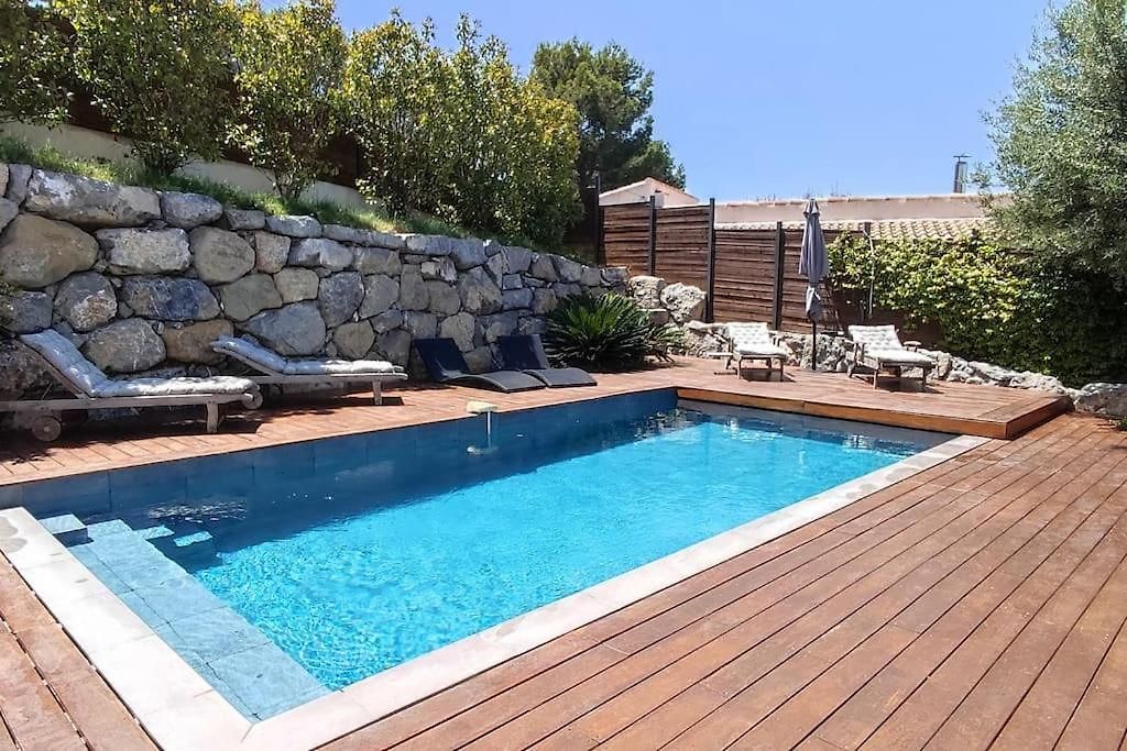 Moderne Piscine Jacuzzi Villa