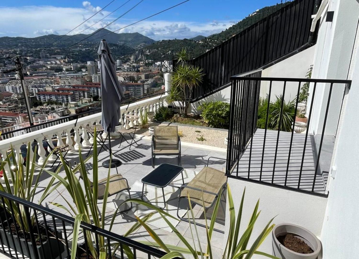 Fully Equiped Newly Refurbished With An Incredible View In Appartement Nice