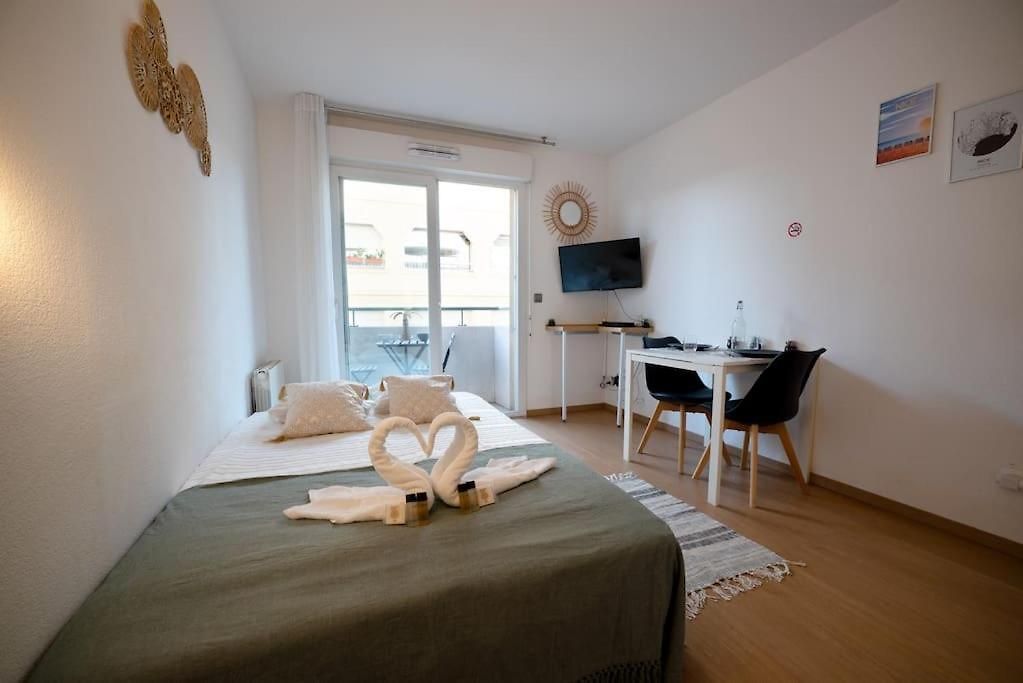Riquier Station Spot, 5 Min From Train & Tramway Nice