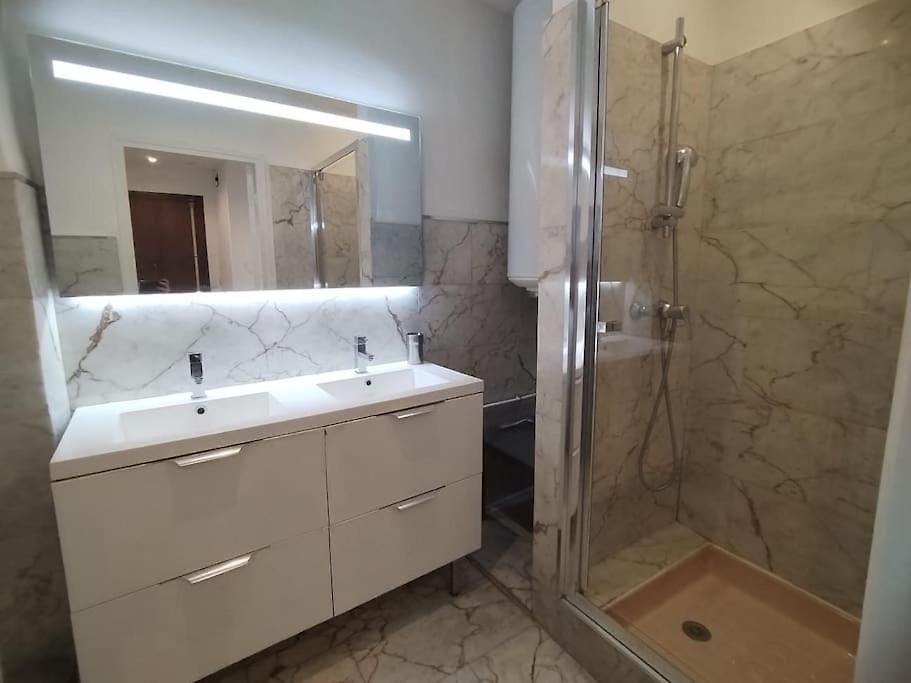 Appartement Large Flat Terrace Sea View, Promenade Des Nice