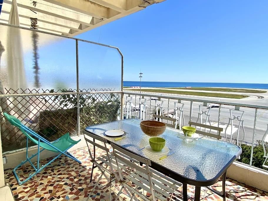 Large Flat Terrace Sea View, Promenade Des