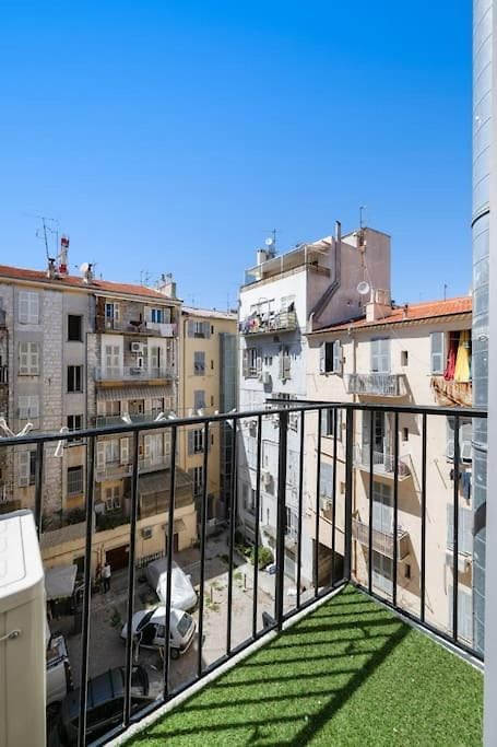 2 80m2 Jusqu'à 6 Personnes Carré D'or *
