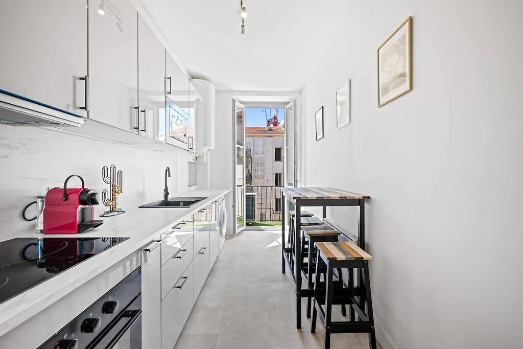 2 80m2 Jusqu'à 6 Personnes Carré D'or * Nice
