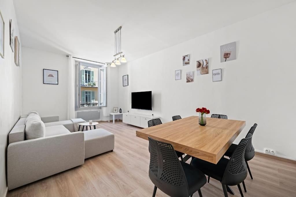 2 80m2 Jusqu'à 6 Personnes Carré D'or * Nice