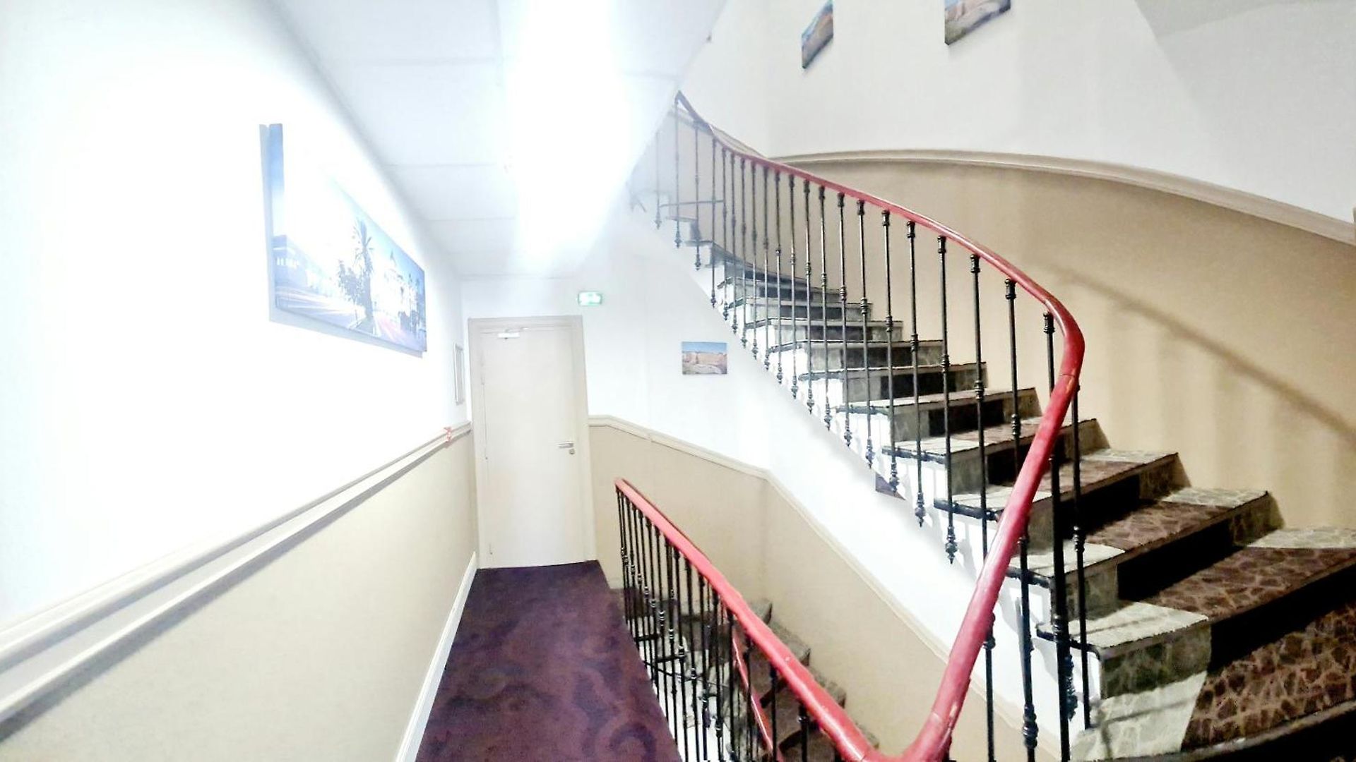 Evelia Hotel *