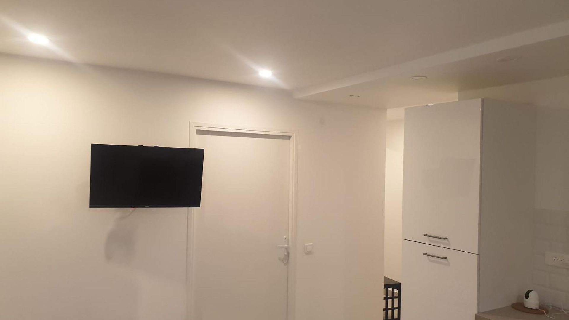 Renove 2023 Proche Aeroport 5min, Gare Sncf 2 Min, Tramway Au Pied De L'immeuble , Parking Possible, Renovated 2023 Near The Airport 5 Min, Train Station 2 Min, Tram Next To The Building 1 Min, Parking Possible Appartement *