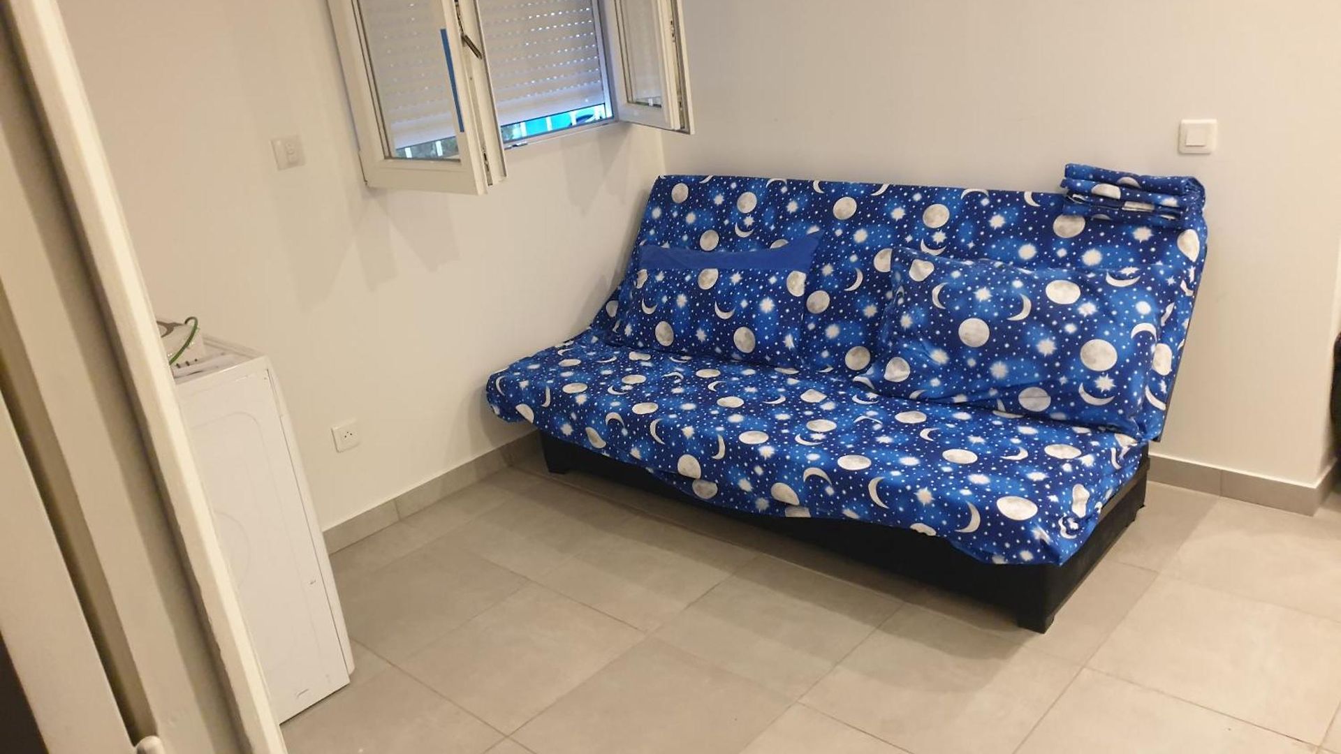 Renove 2023 Proche Aeroport 5min, Gare Sncf 2 Min, Tramway Au Pied De L'immeuble , Parking Possible, Renovated 2023 Near The Airport 5 Min, Train Station 2 Min, Tram Next To The Building 1 Min, Parking Possible * Nice