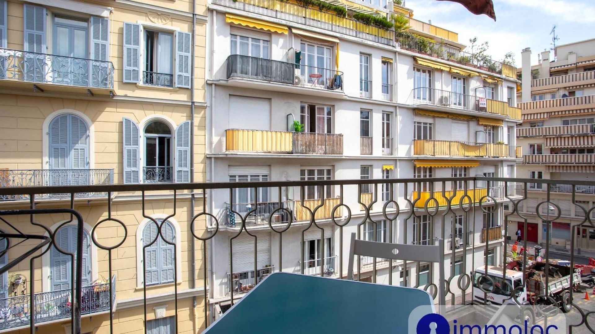 Air-conditioned District Of The Musicians Appartement *