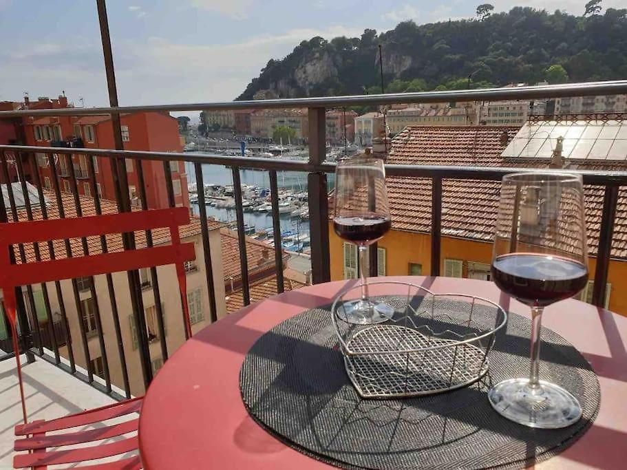 Balcony Last Floor Harbour Parking On Demand Appartement