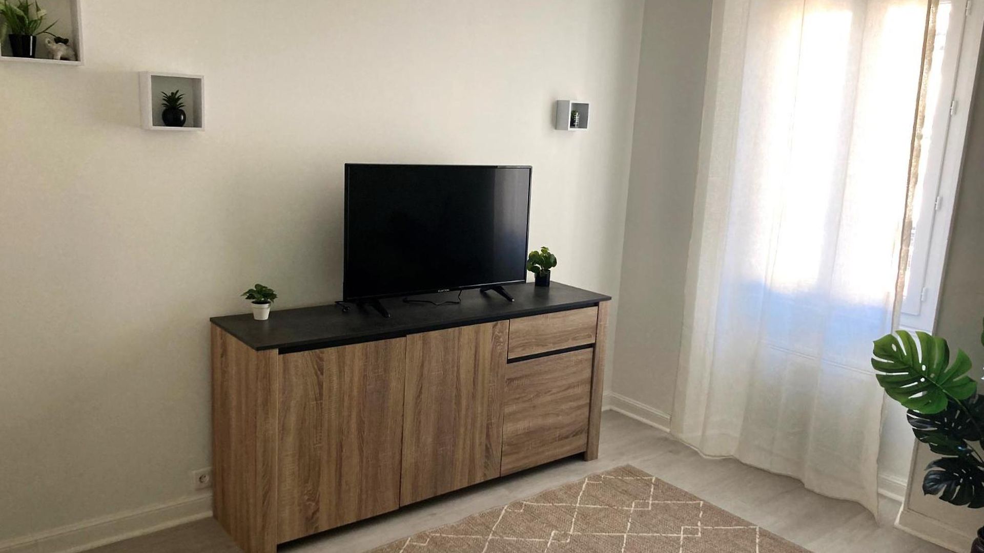 Appartement à 2 Pas Du Centre *