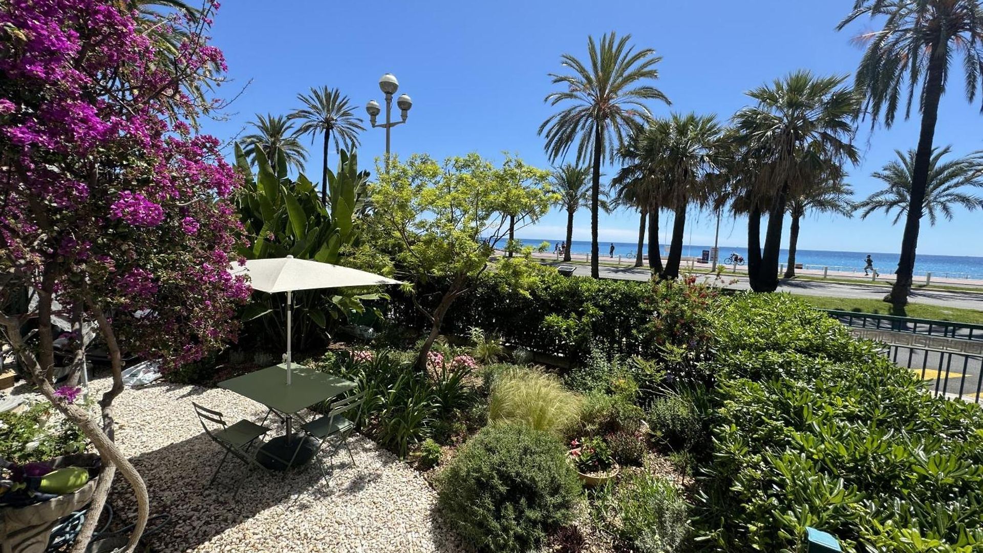 Cosy Sea Front Garden Appartement *