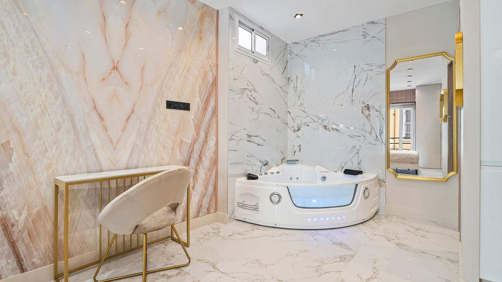 Renting - 8france - Luxury & Comfort Jacuzzi Massena Nice