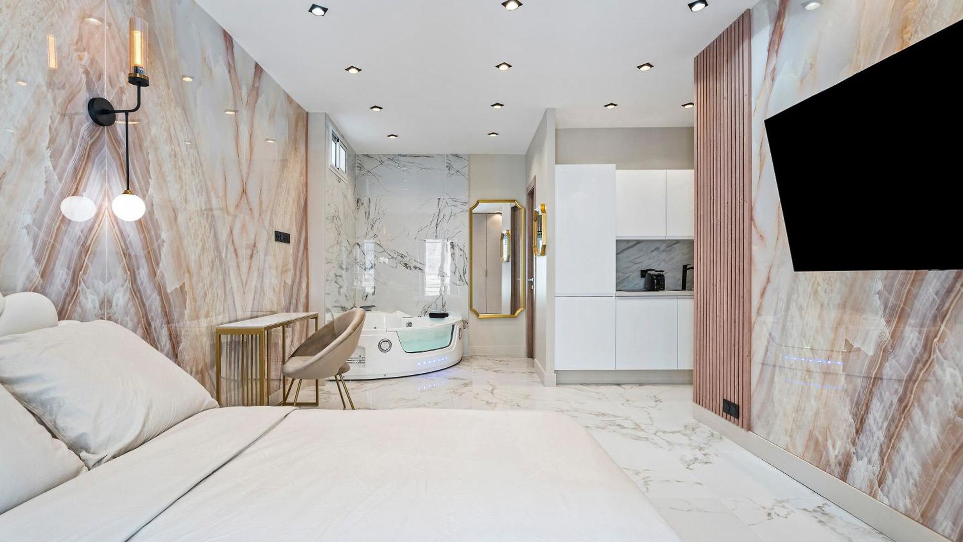 Renting - 8france - Luxury & Comfort Jacuzzi Massena Appartement Nice