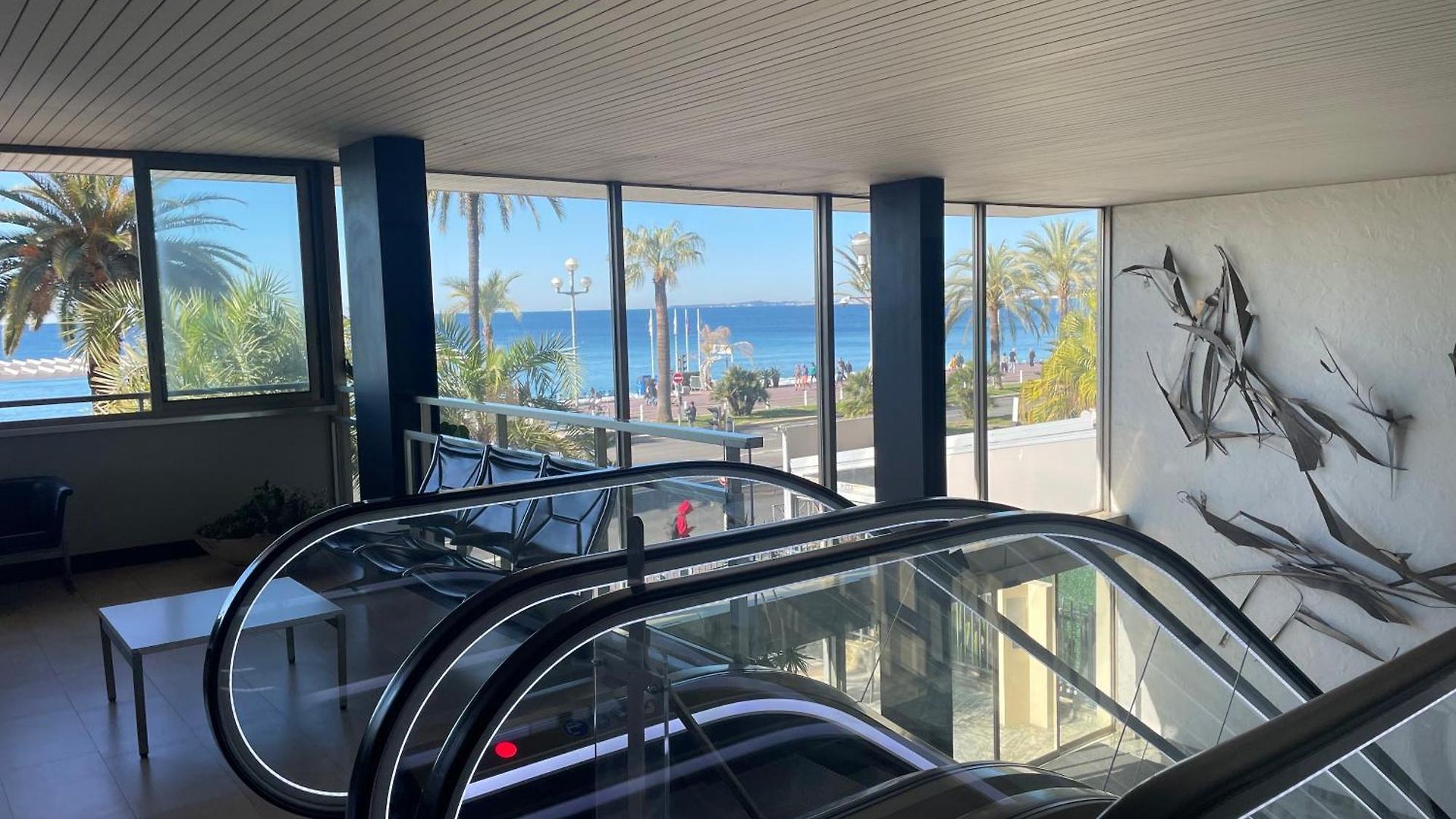 With Terrace & Rooftop Pool In Promenade Des Nice