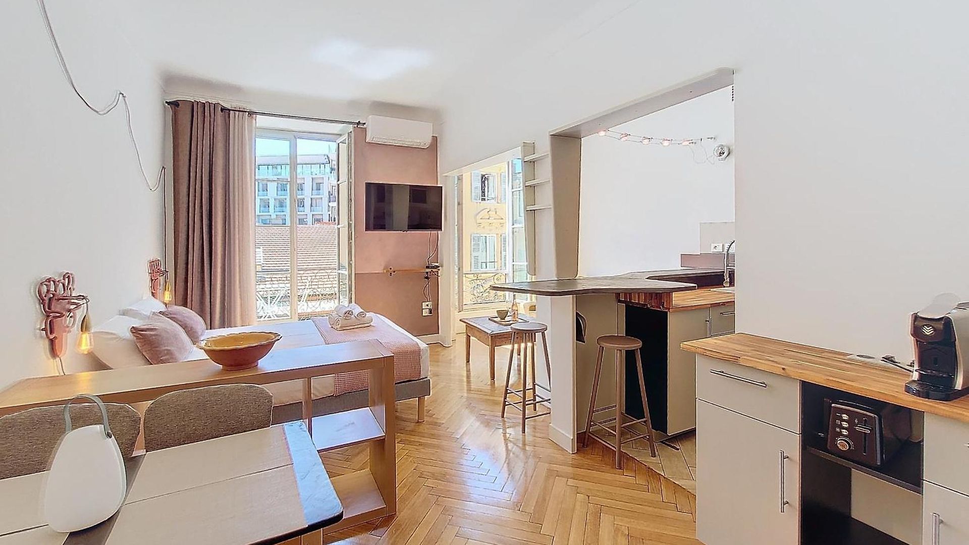 Nestor&jeeves - Trip - - Balcony Apartment *