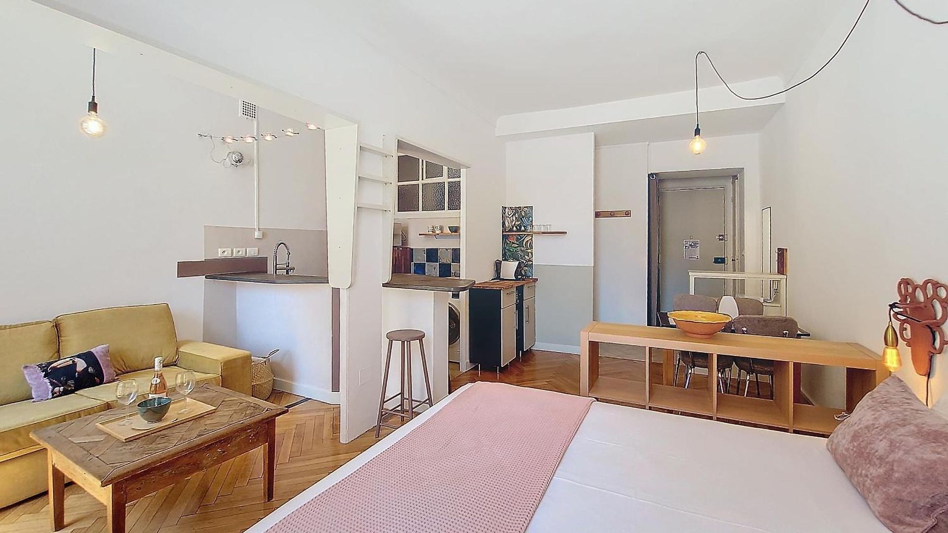 Nestor&jeeves - Trip - - Balcony Apartment