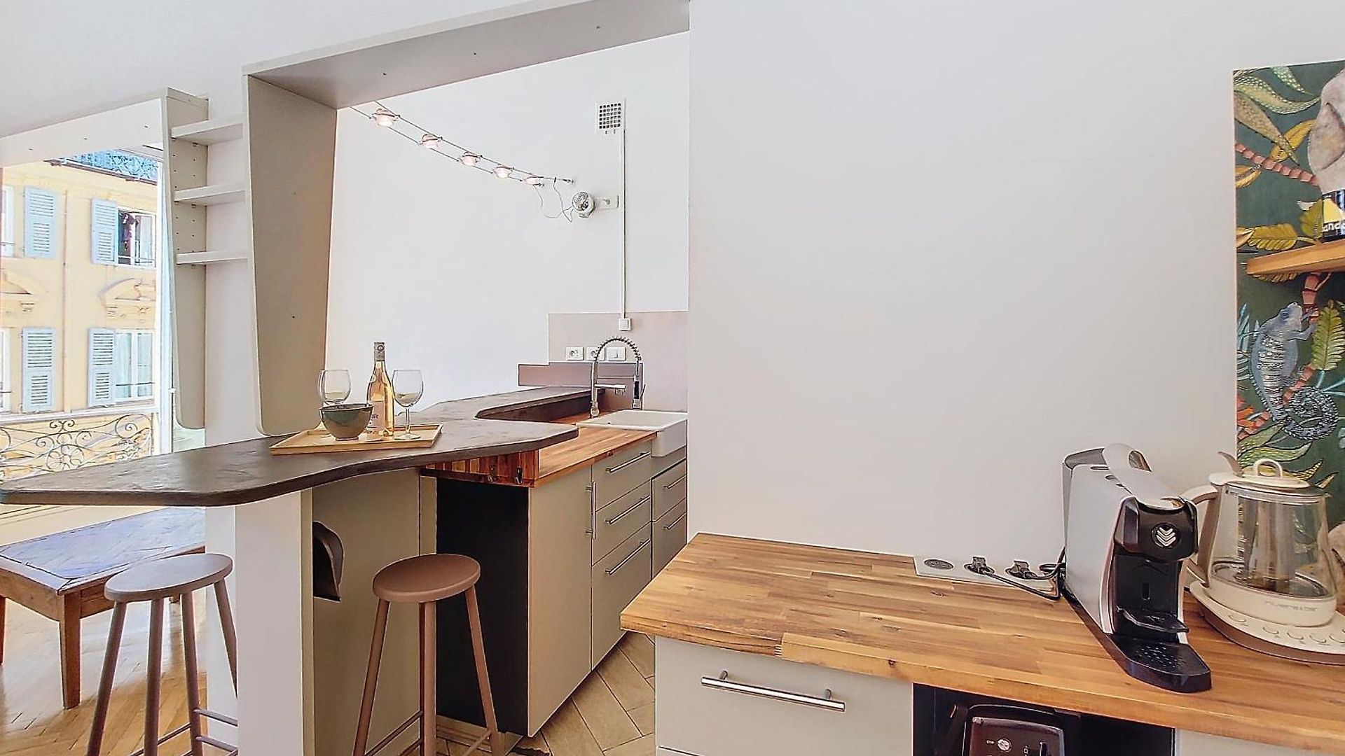 Nestor&jeeves - Trip - - Balcony Apartment