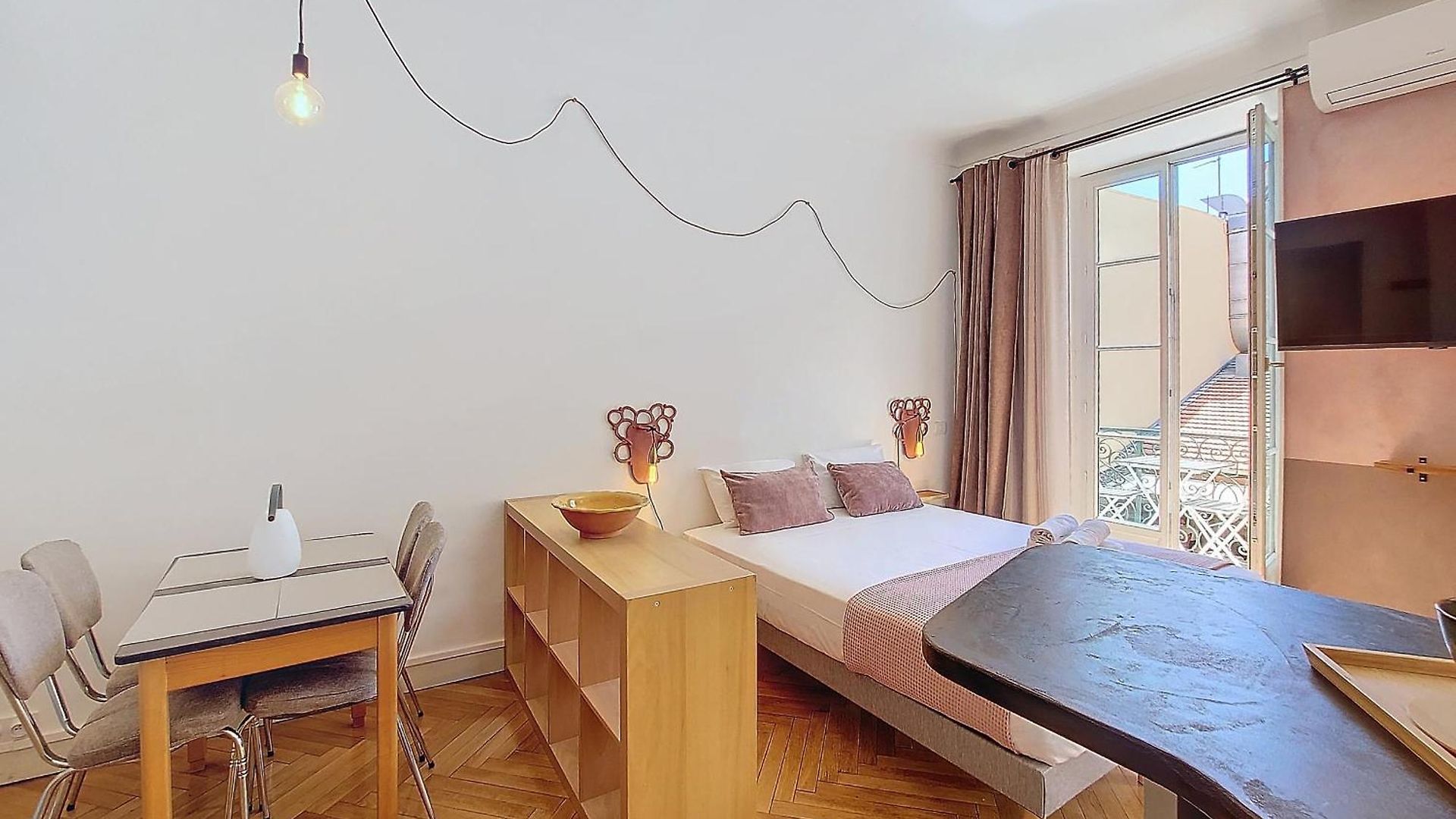 Nestor&jeeves - Trip - - Balcony Apartment *