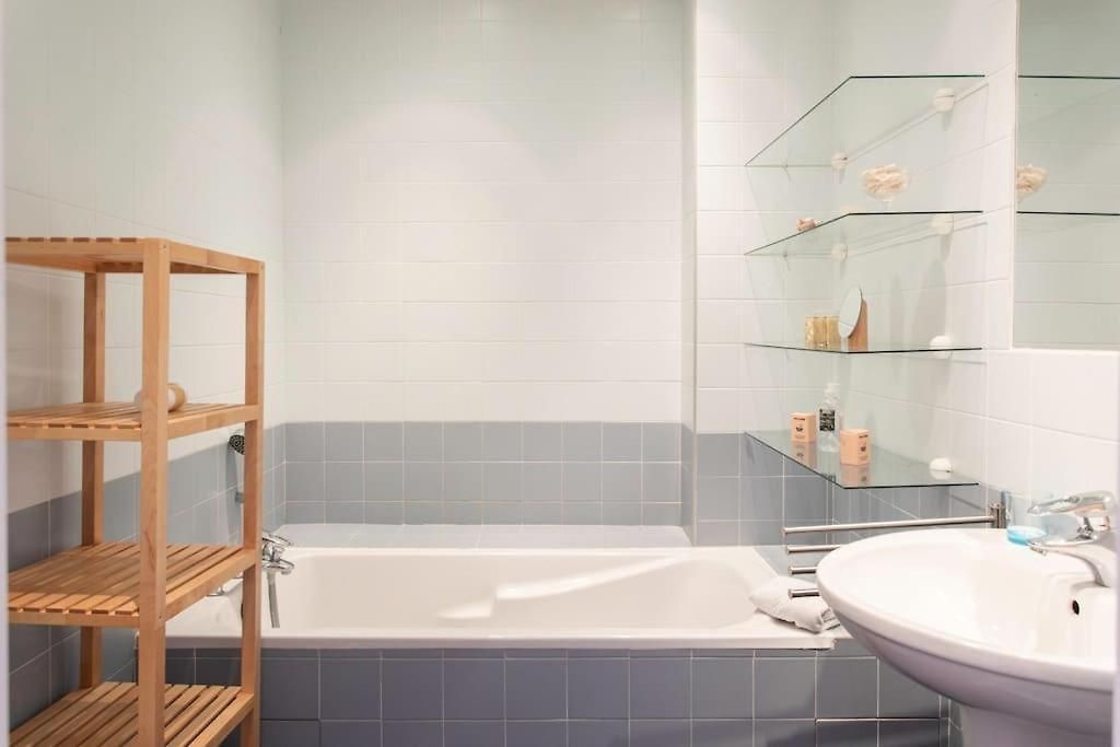 #27 Staywizus - Urban Ac 2 Bedrooms 10mins Walk Sea & Old Town Appartement