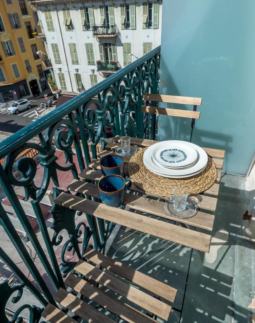 Apartment 301a Charming 2 Refurbished Super Center