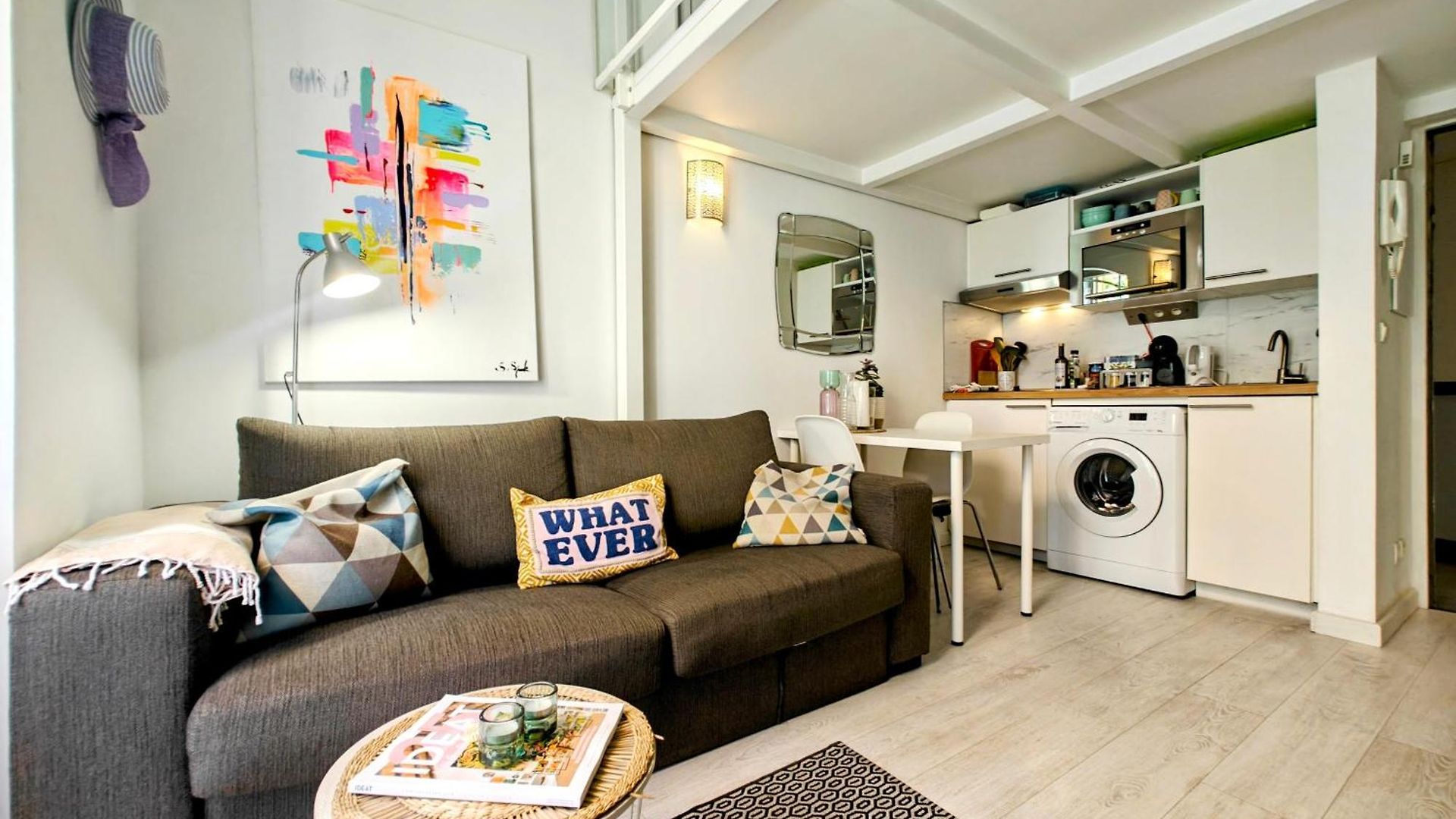 Duplex Central Close Beaches And Shops And Balcony