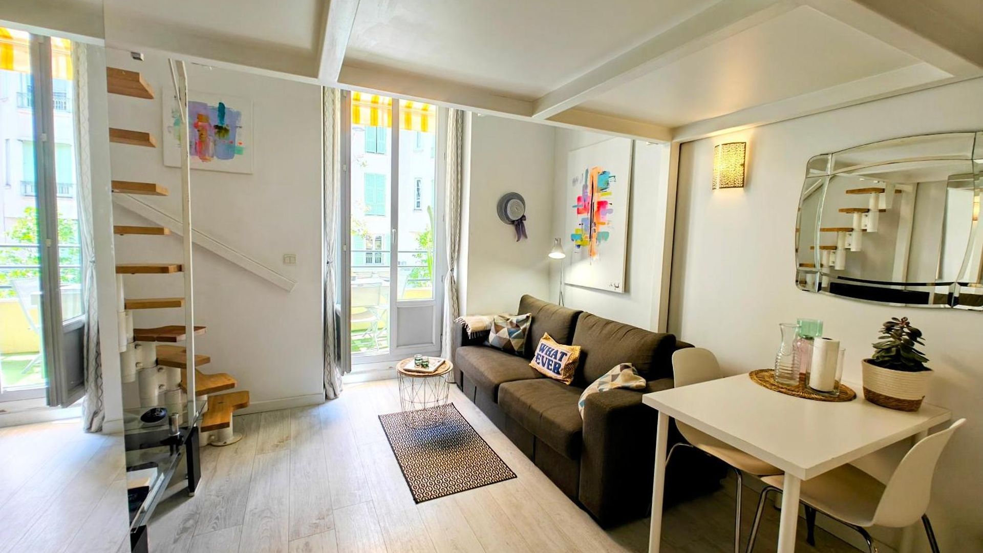 Duplex Central Close Beaches And Shops And Balcony Apartment Nice