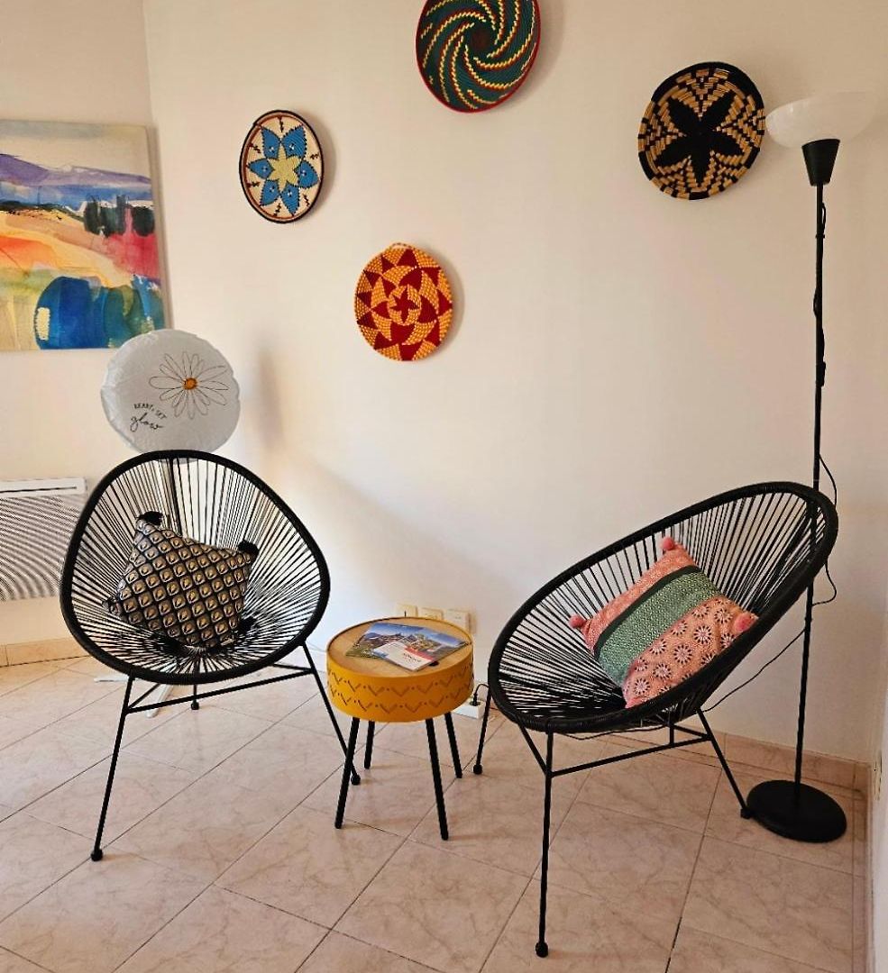 Lumineux En Plein Centre-ville, Avec Terrasse Privée Sur Cour, Situé Place Du Pin Appartement