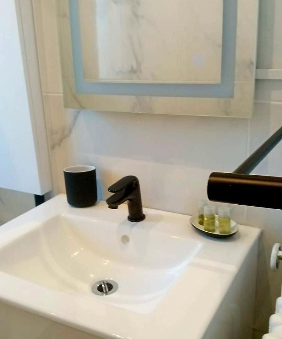 Renovated Near The Appartement *