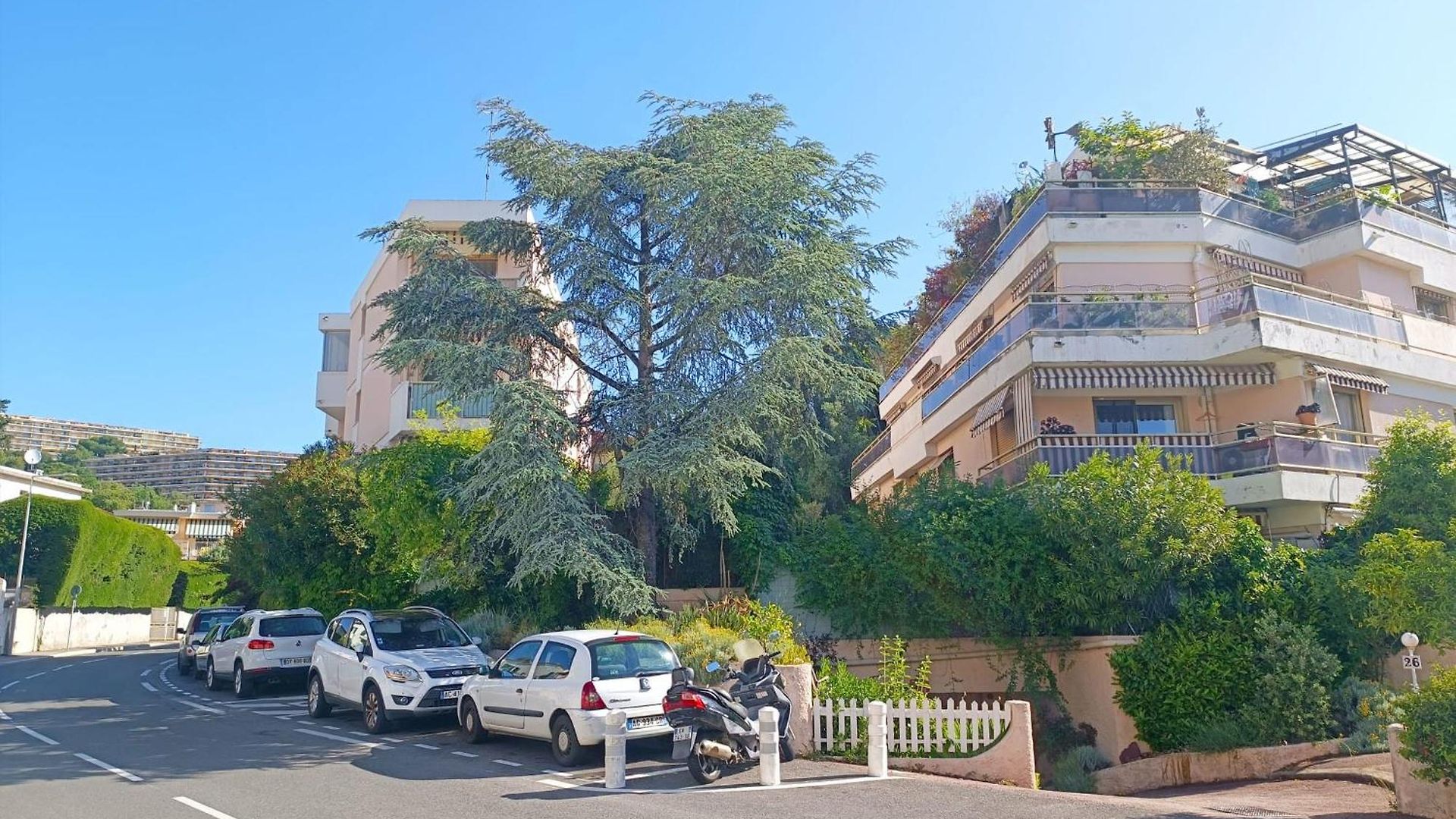 Refurbished With Terrace And Garden Appartement
