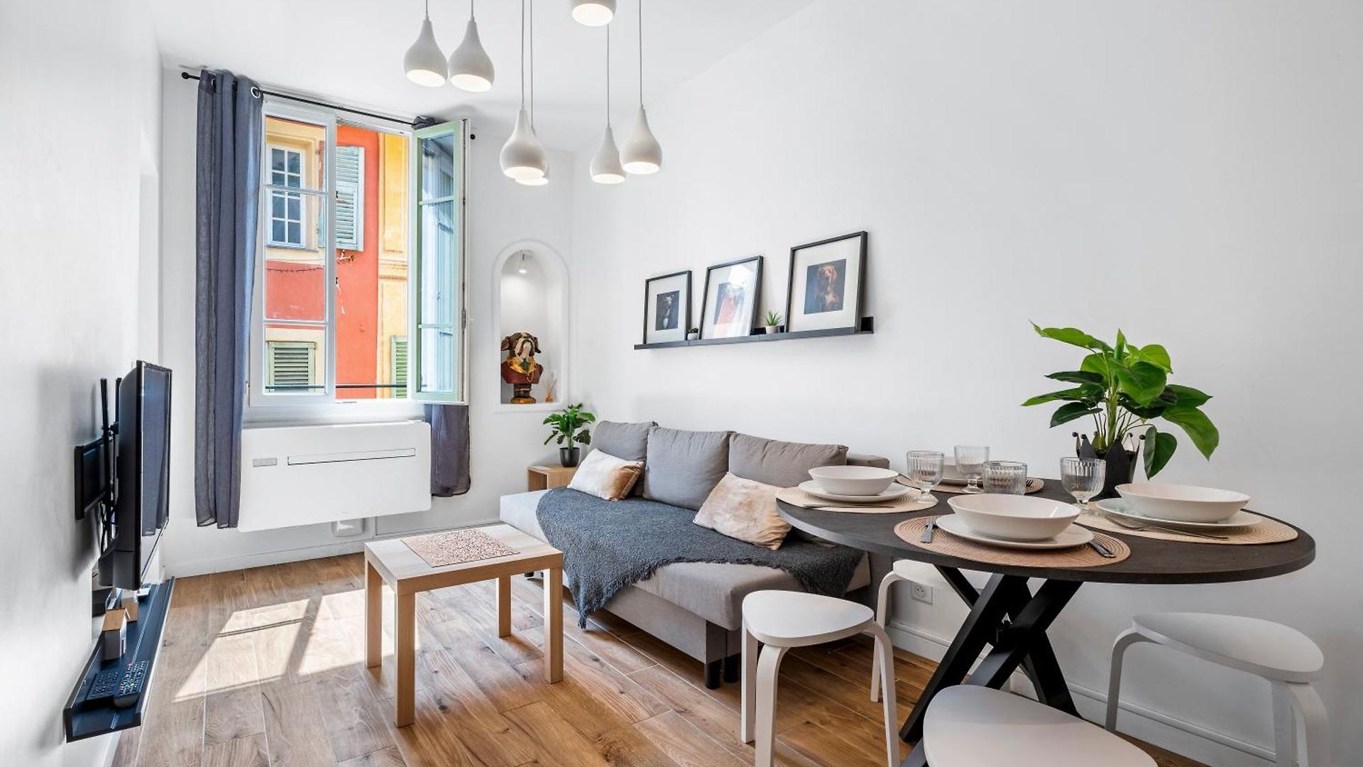 Renting - Rossetti - Modern Haven Heart Of Old *