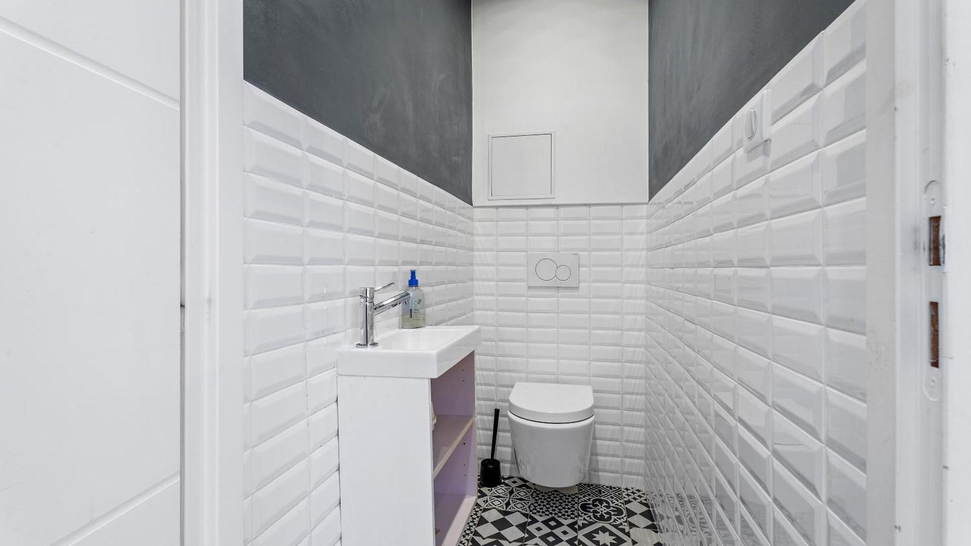 Renting - Rossetti - Modern Haven Heart Of Old