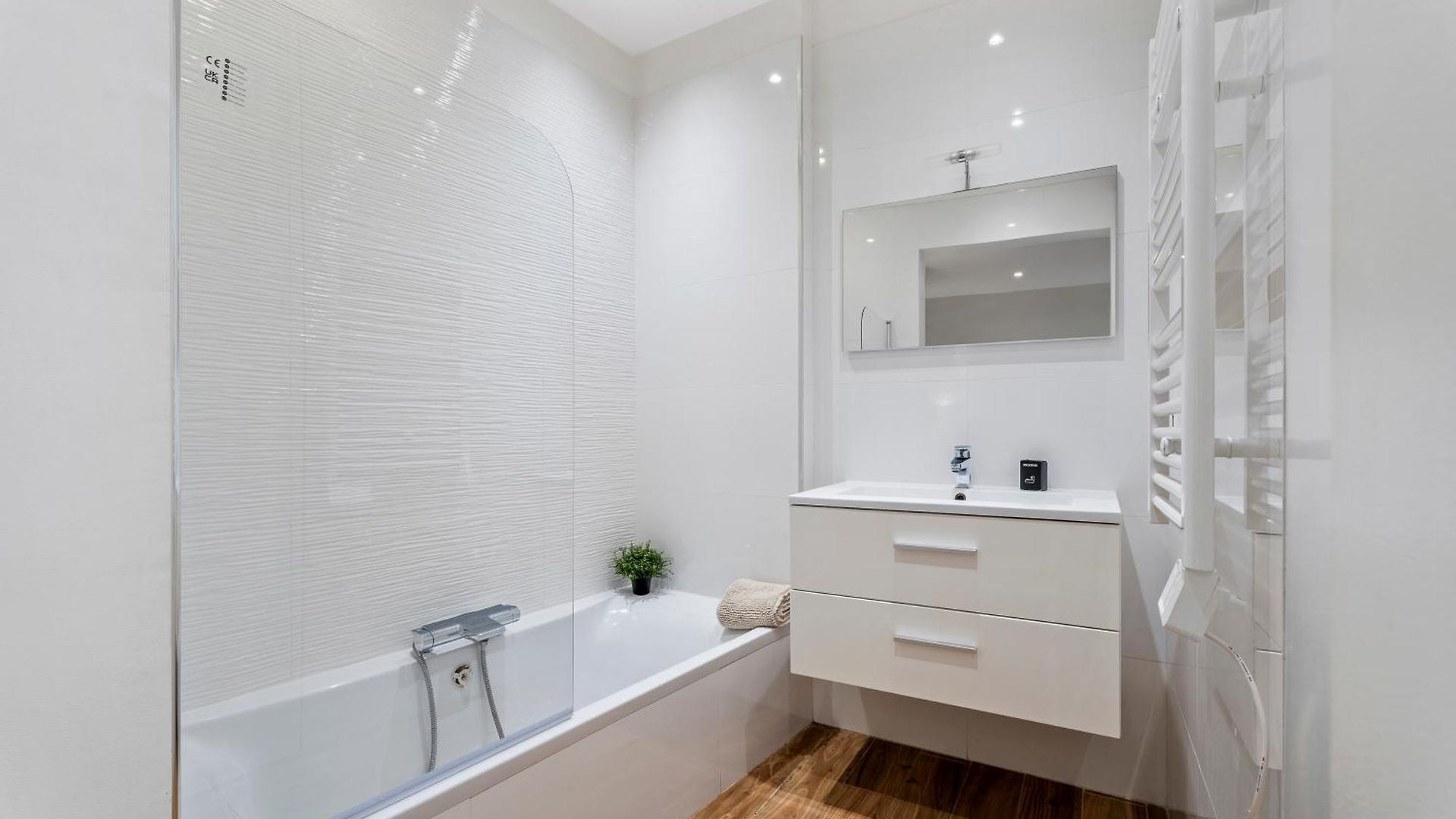 Renting - Rossetti - Modern Haven Heart Of Old Appartement *