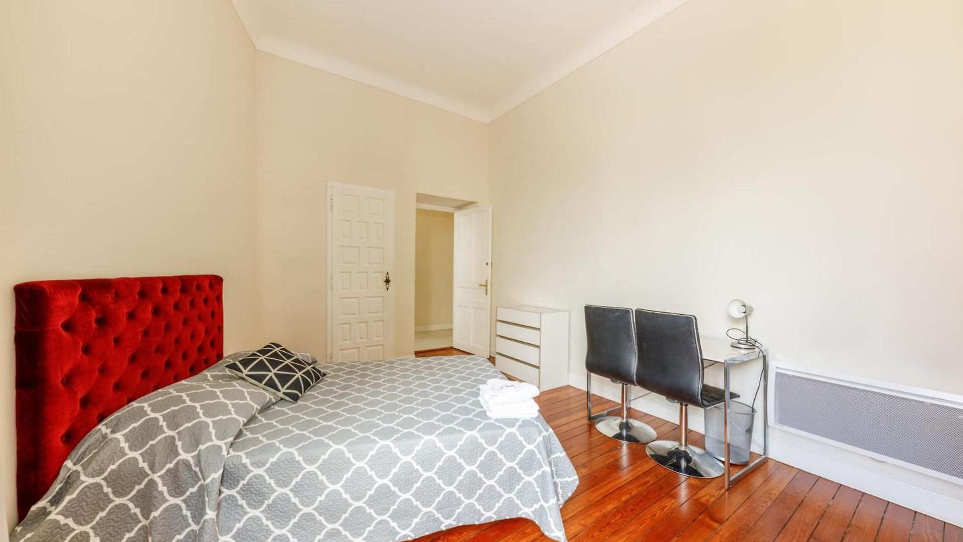 Prestige Designer Apartment, Super Nice