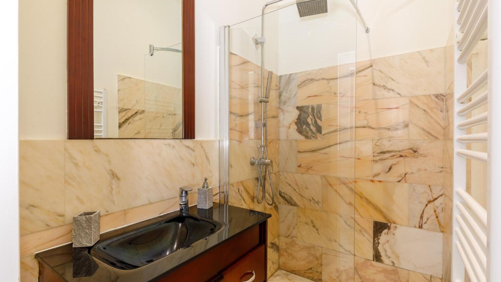 Prestige Designer Apartment, Super * Nice