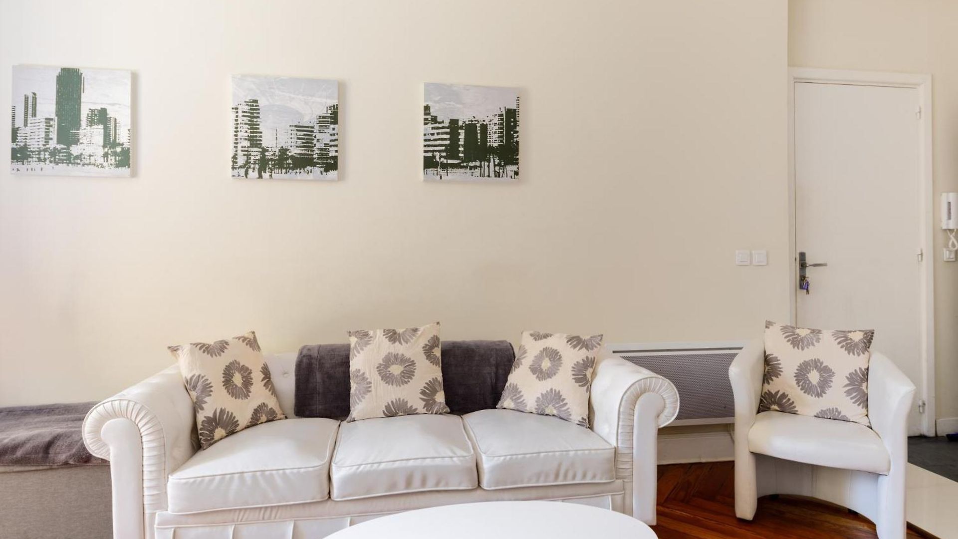 Appartement Prestige Designer Apartment, Super Nice