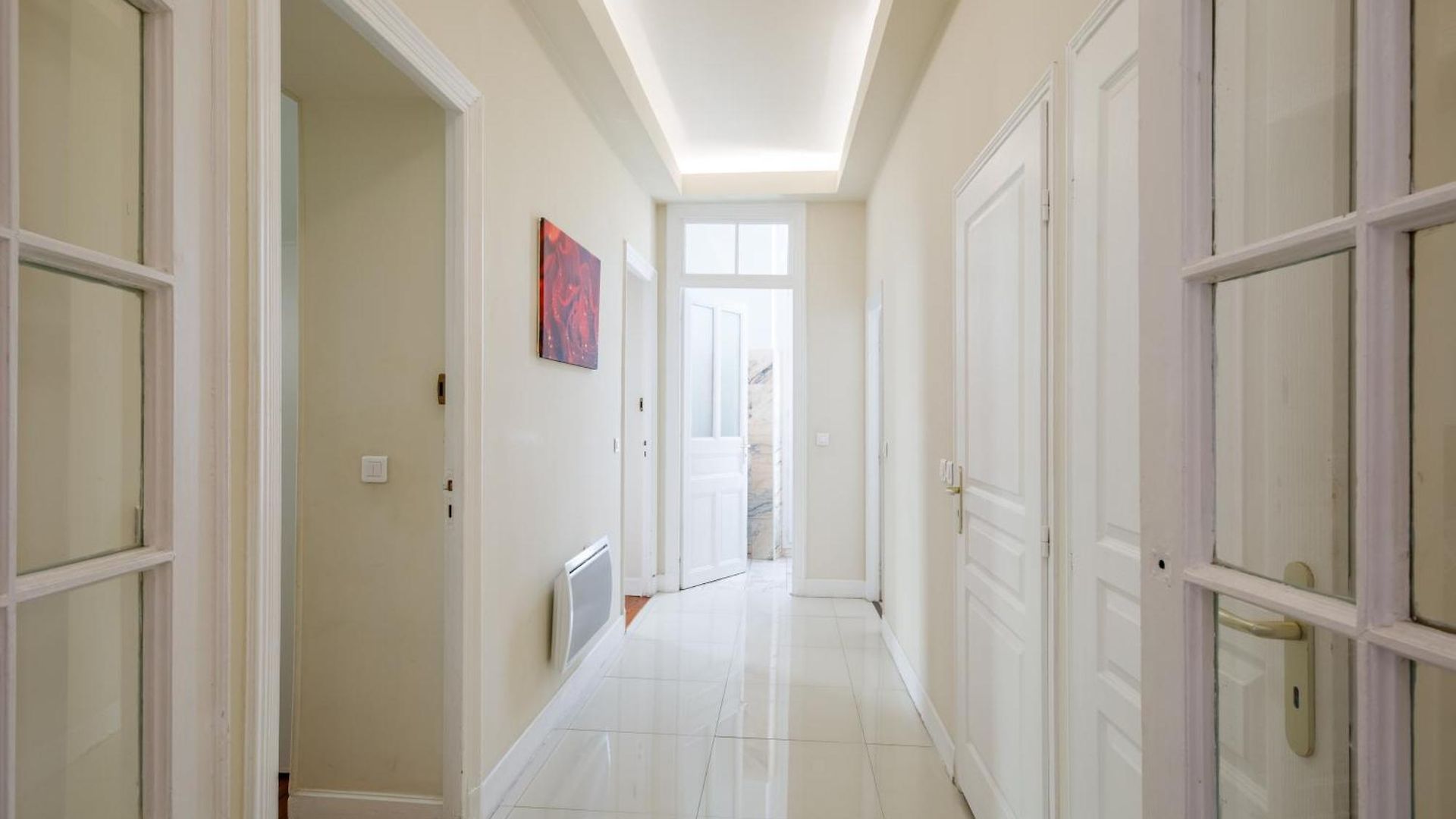 Prestige Designer Apartment, Super *