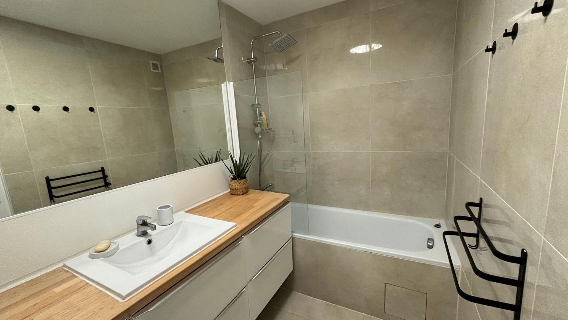 Apartment 6 Pers Port De Nice, Et Vieux-nice A Pied Nice