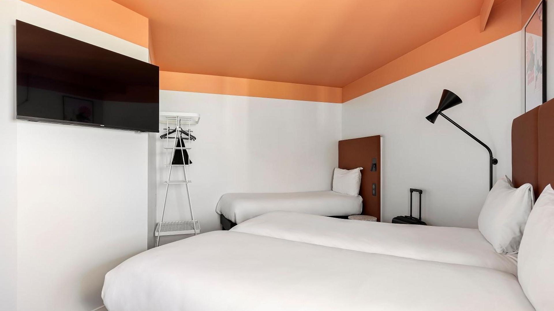 Ibis Aéroport Promenade Des Hotel 3*