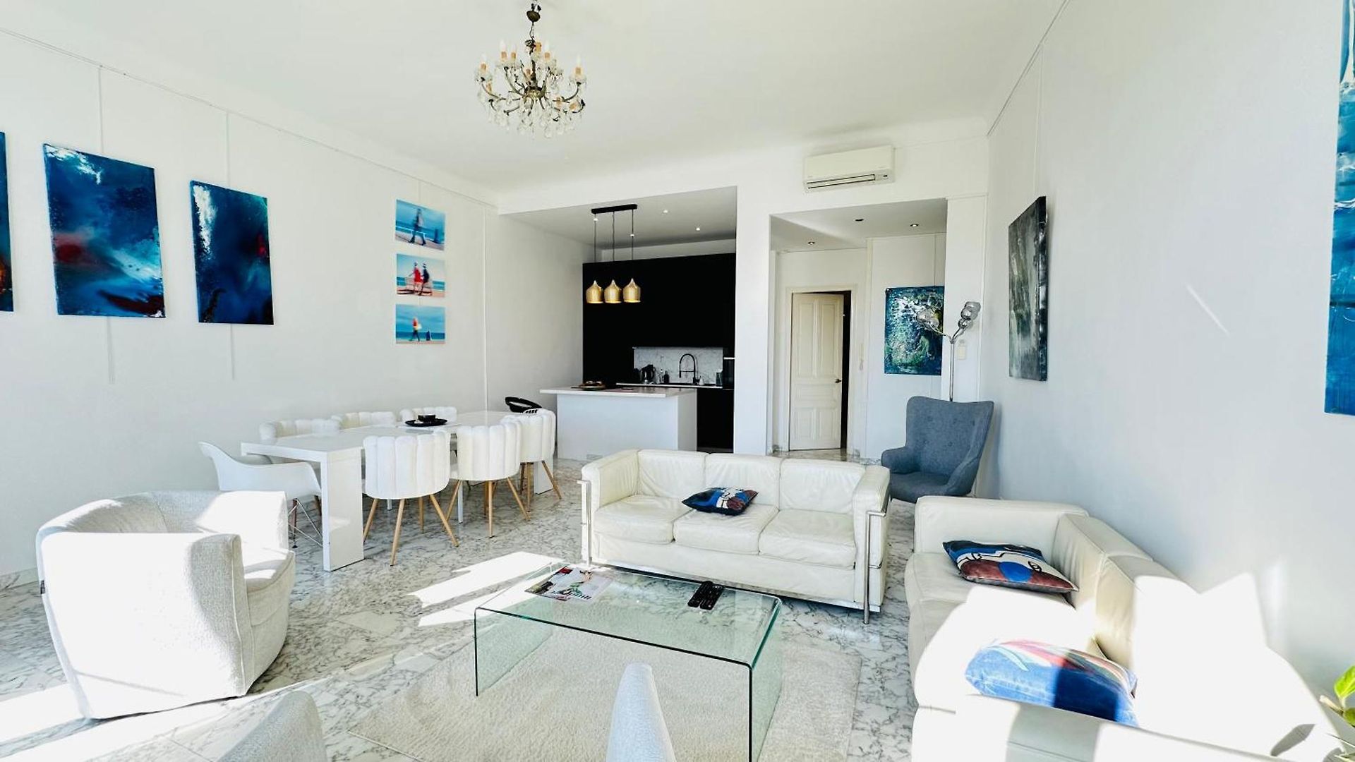 Spacious 3 Bedroom Flat Center - Magnificent View *