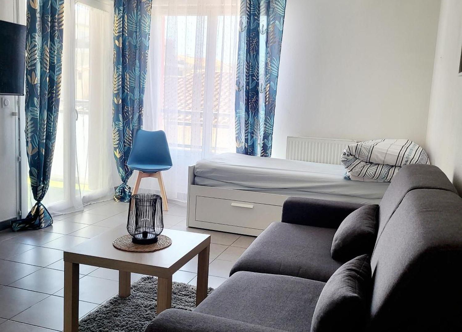 Beau Studio, Terrasse, Proche Tramway Appartement *