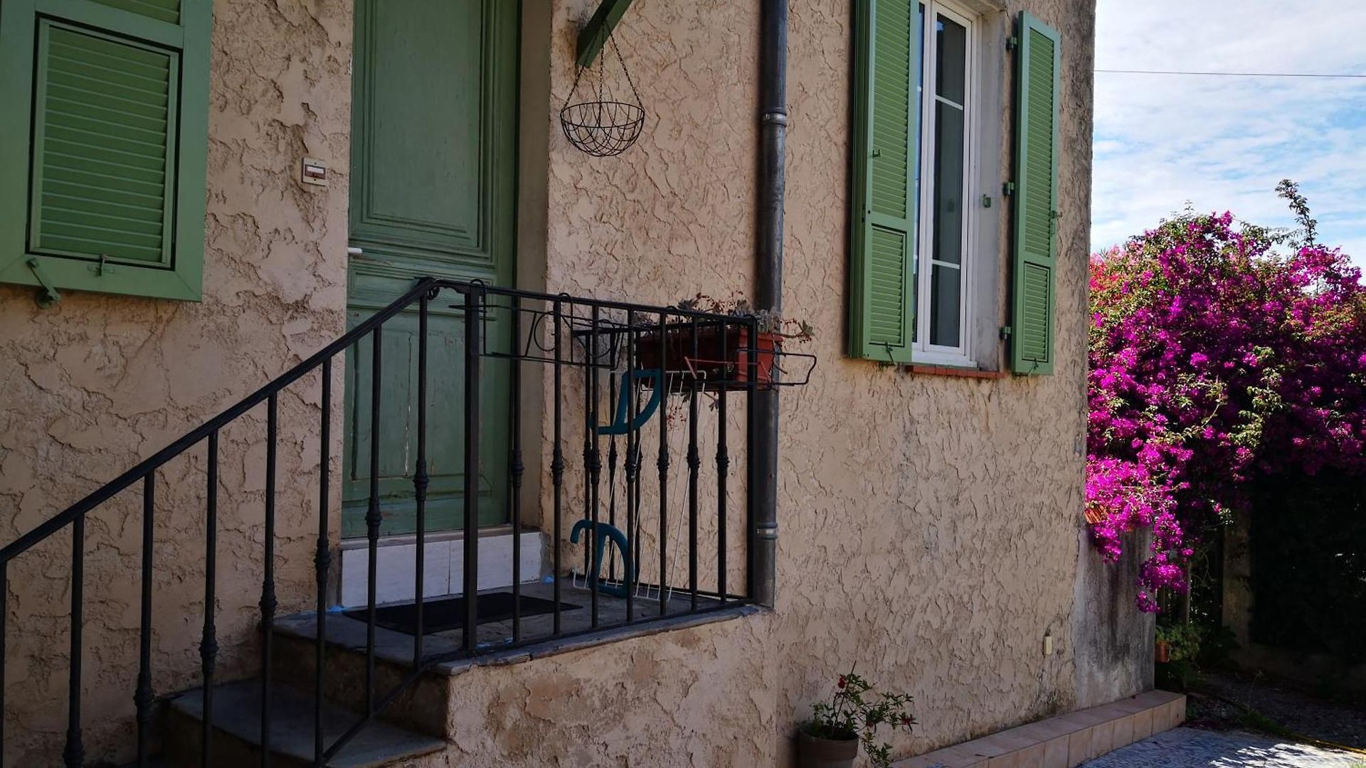 Dans à Ouest *