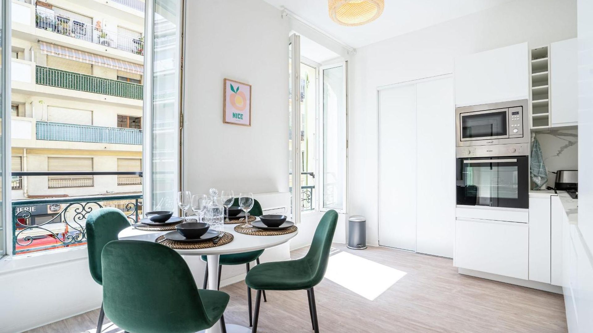 06bz - Modern In The Heart Of The Port Apartment *