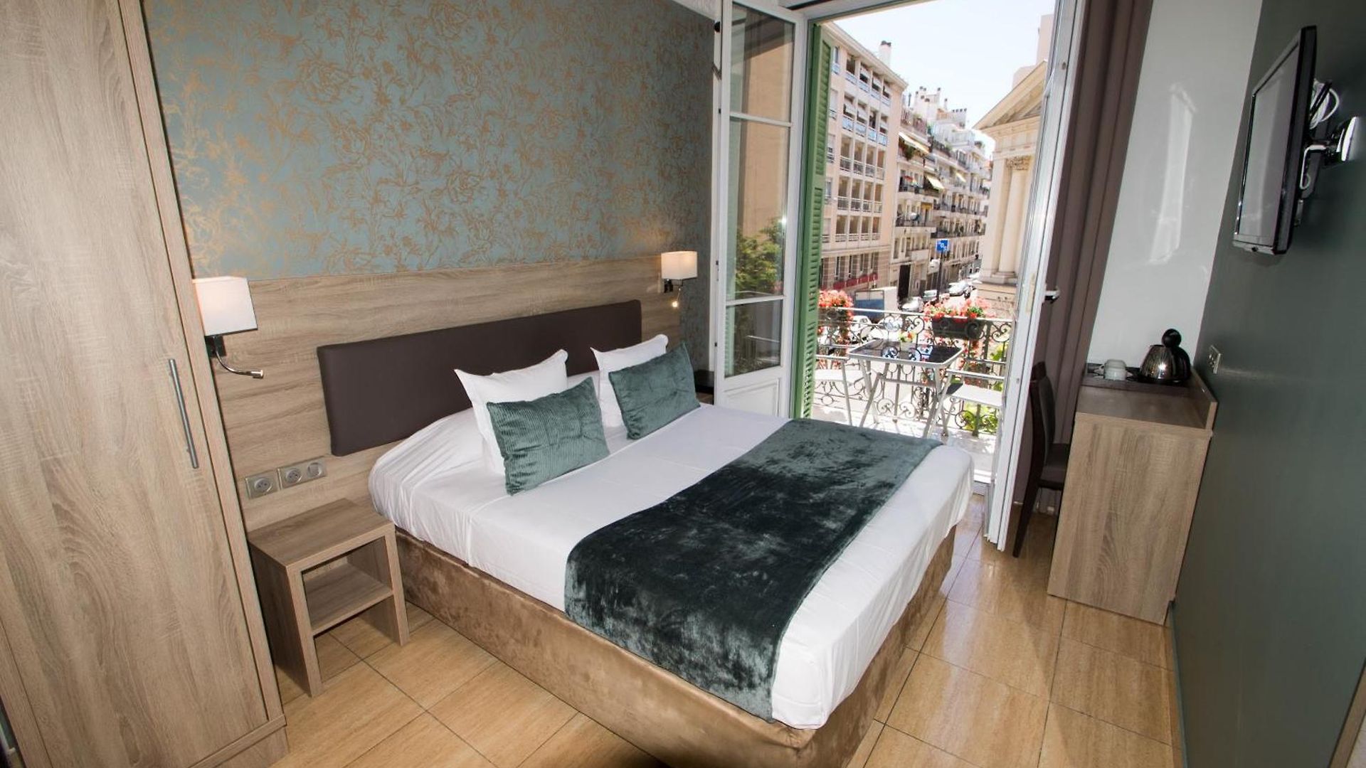 Hotel Parisien 3*