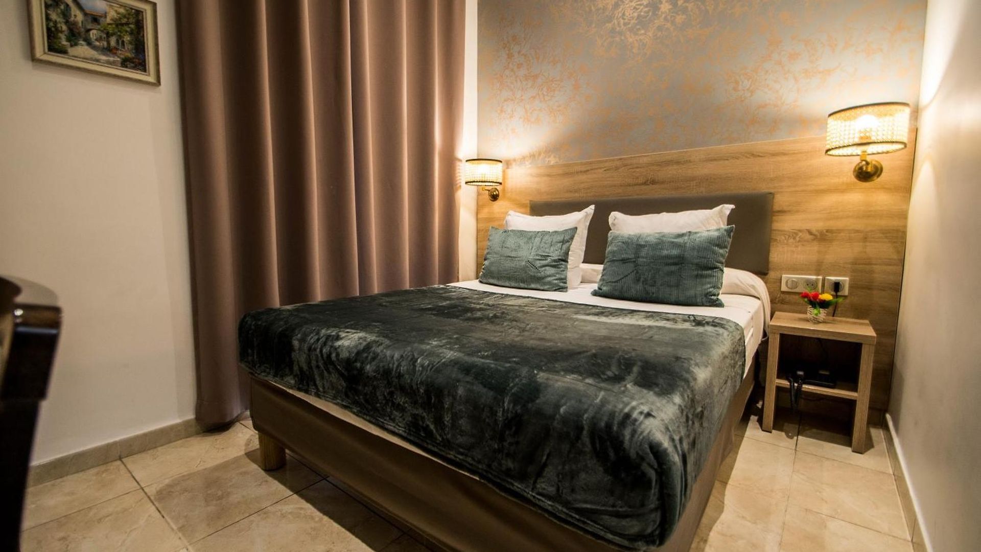 Hotel Parisien 3*